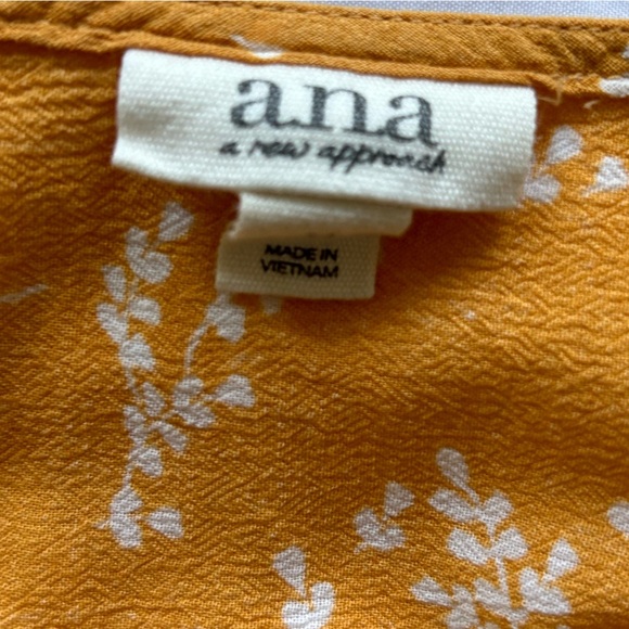 Ana Floral Marigold Peasant Top - Picture 7 of 7